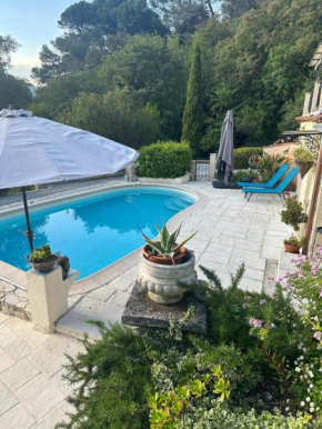 Appartement dans villa 10mn de Nice